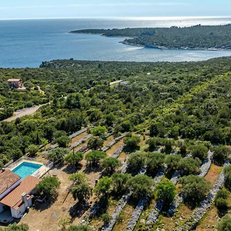 House Pelegrin With Pool By Guide Villa Vela Luka