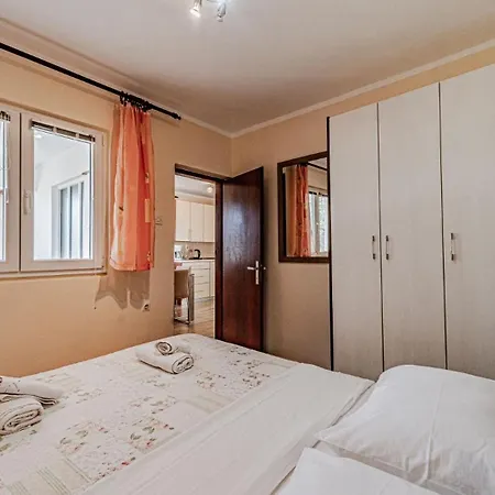 House Pelegrin With Pool By Guide Villa Vela Luka