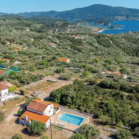 House Pelegrin With Pool By Guide Vila Vela Luka