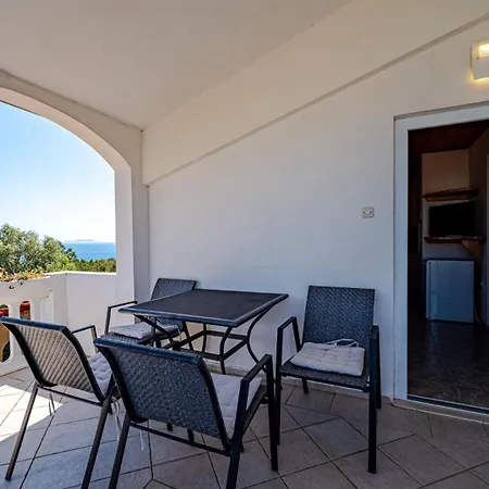 House Pelegrin With Pool By Guide Vela Luka