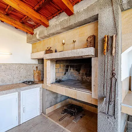 Villa House Pelegrin With Pool By Guide *